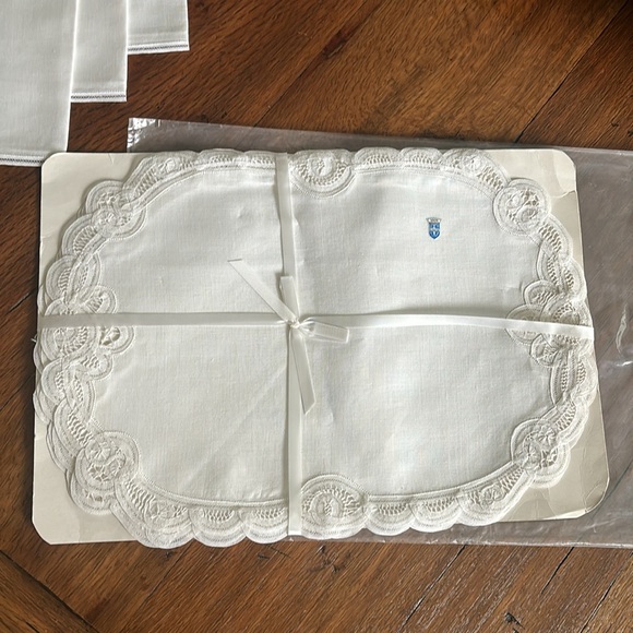 Belgian linen lace placemats and napkins - Picture 5 of 8